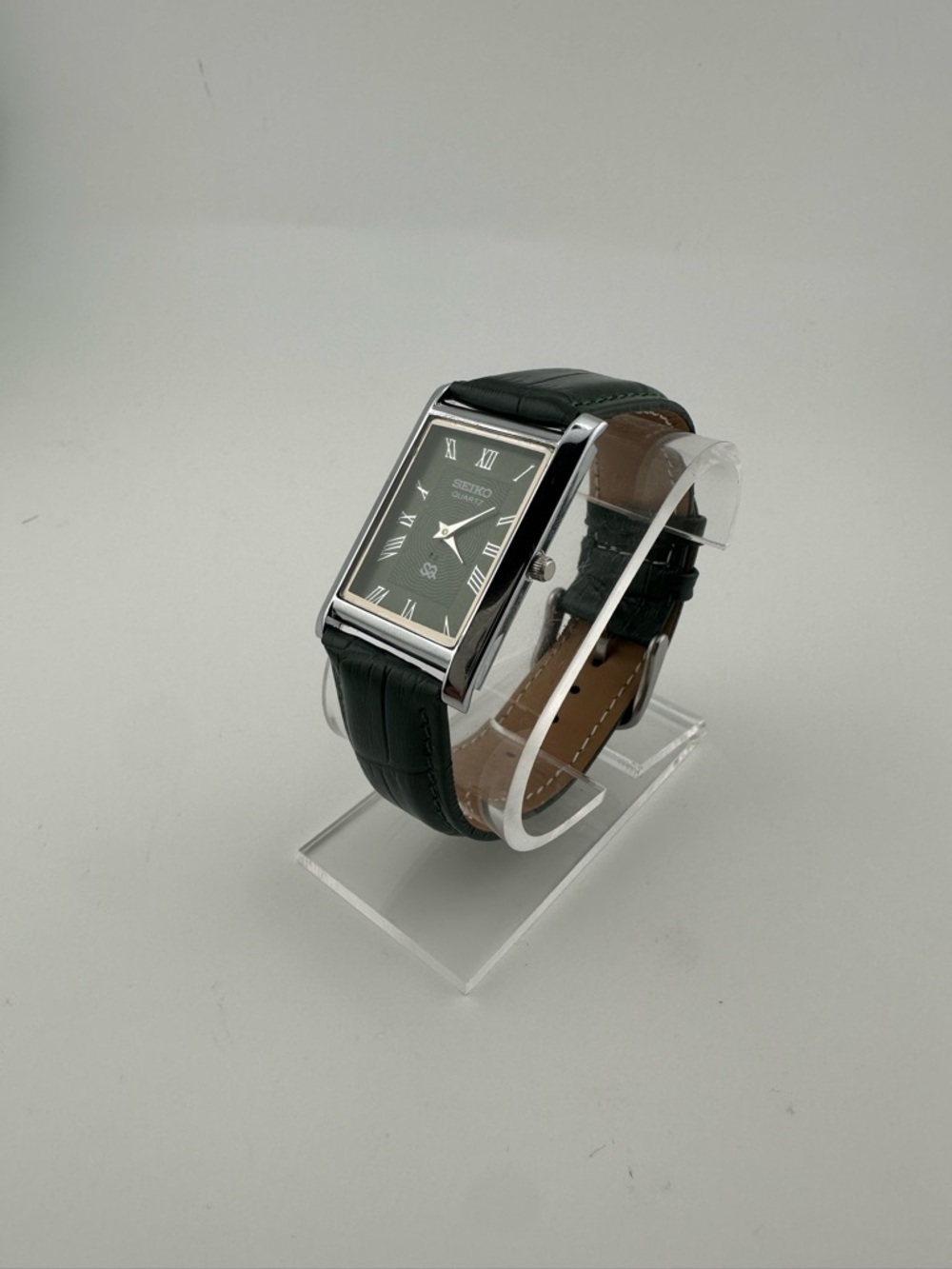 RARE Olive Green  Seiko Vintage slim men Watch